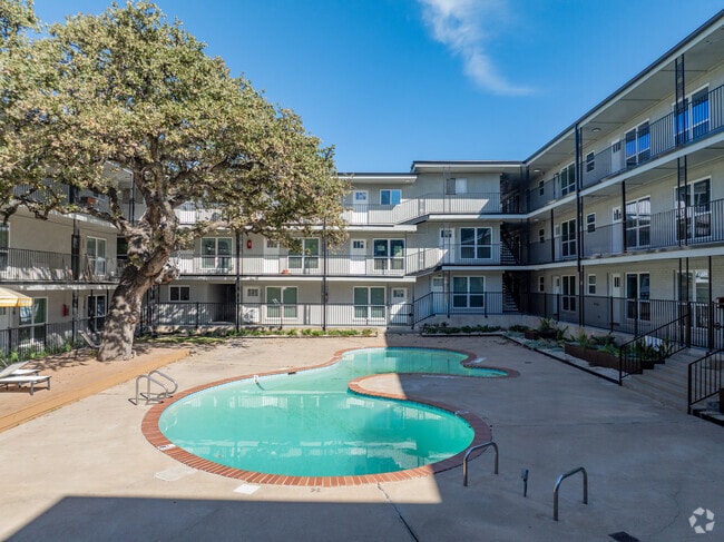 Courtyard - Casa Marfil