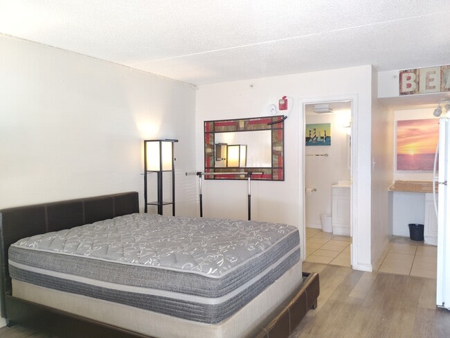 Building Photo - 2506 S Ocean Blvd