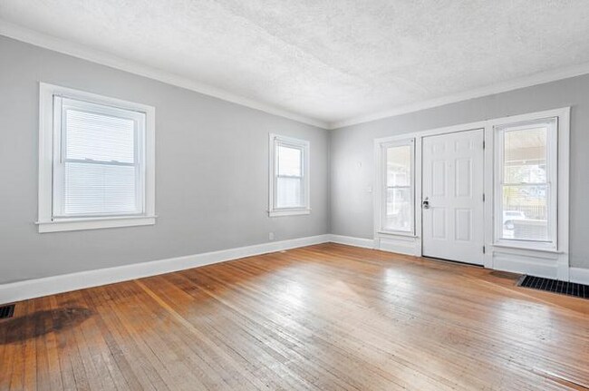 Foto del edificio - 4055 N College Ave