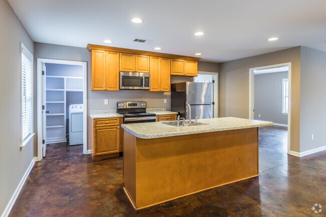 Interior Photo - 3570 Spottswood Ave