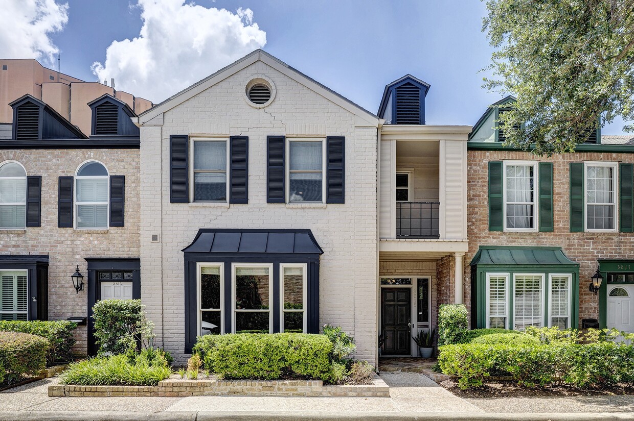 Foto principal - 3815 Wakeforest St