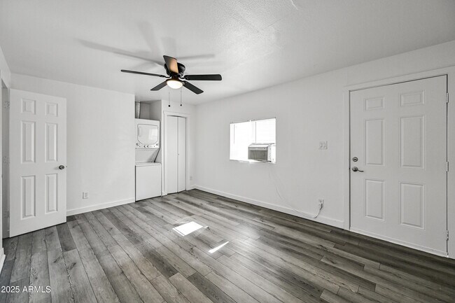 Foto del edificio - 1241 E McKinley St