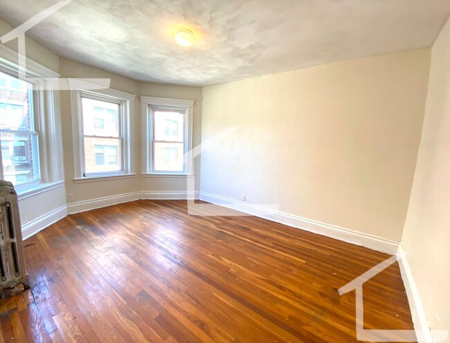 Building Photo - No Brokers Fe, No Security Deposit, Heat H...