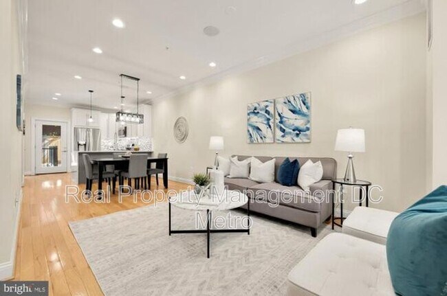 Foto del edificio - 1028 D St NE