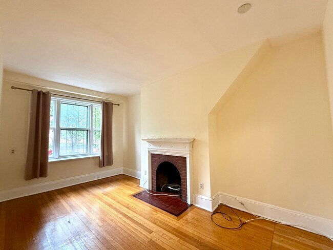 Building Photo - 188 Marlborough St
