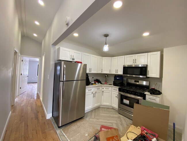 Kitchen - 14432 181st St