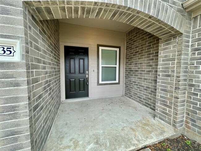 Foto del edificio - 1835 Oak Ridge Dr
