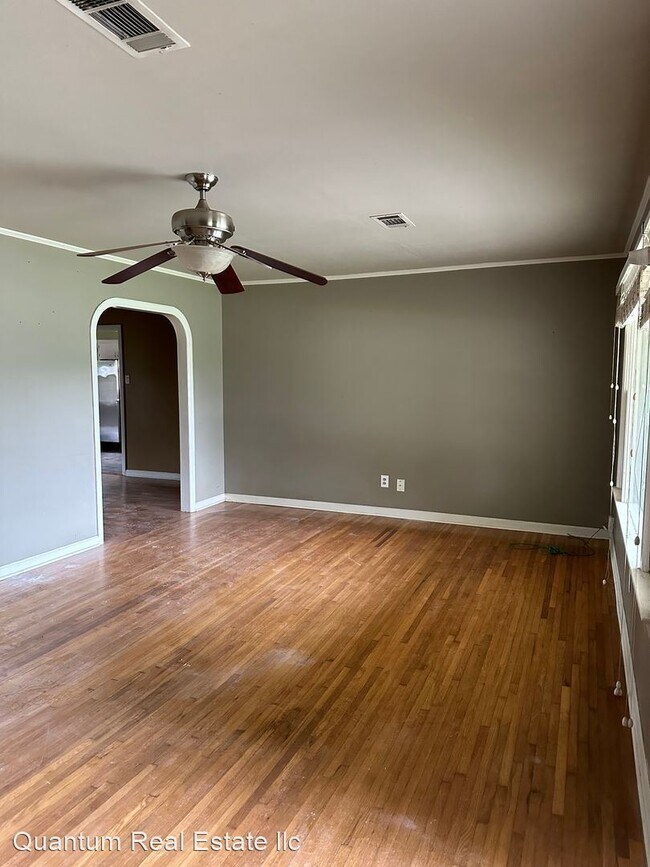 Building Photo - 3 br, 2 bath House - 4002 S. P ST