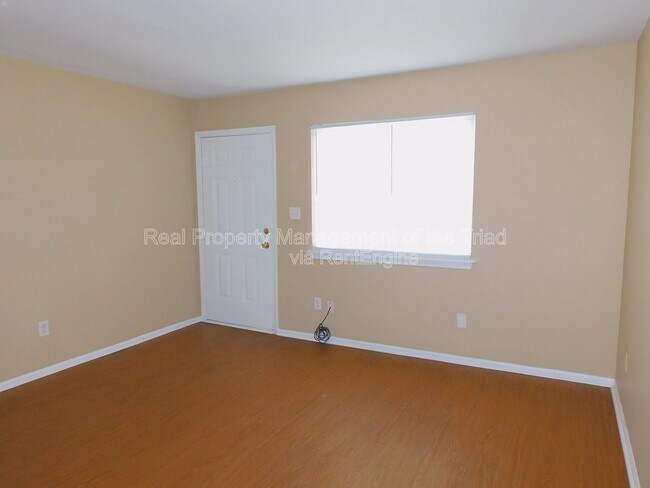 Foto del edificio - 4302 Parker St