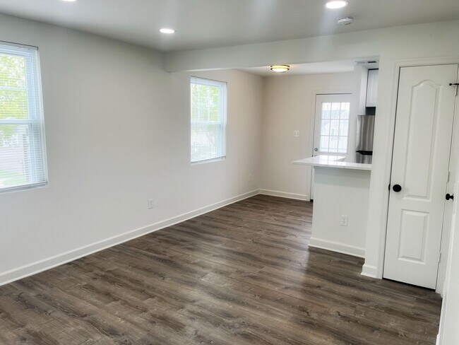 Building Photo - 2606 Kent Village Dr