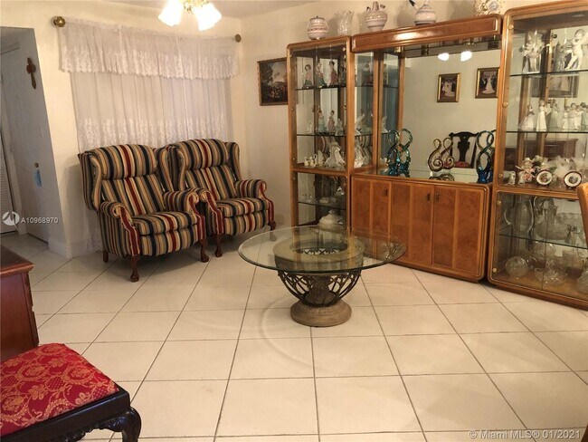 Foto del edificio - 9470 Tangerine Pl