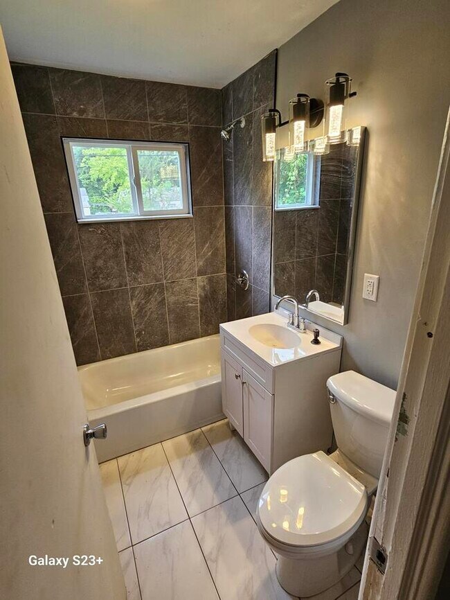 Foto del edificio - Newly rehabbed home