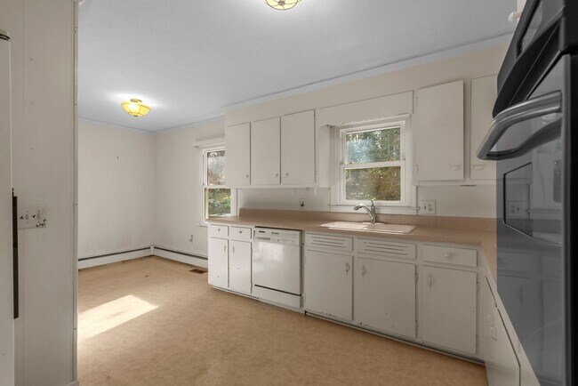 Foto del edificio - Charming 3-bedroom, 2-bath traditional home situated less than two miles from Clemson University!