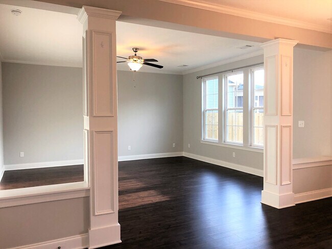 Foto del edificio - 902 Chesford Dr