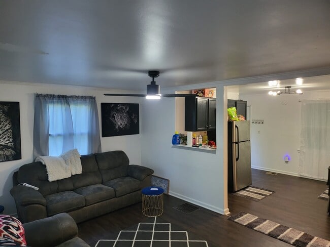 Sala de estar - 1308 Elizabeth Ave SW