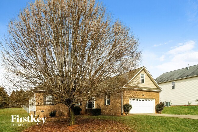 Foto del edificio - 3117 Knoll Ridge Dr