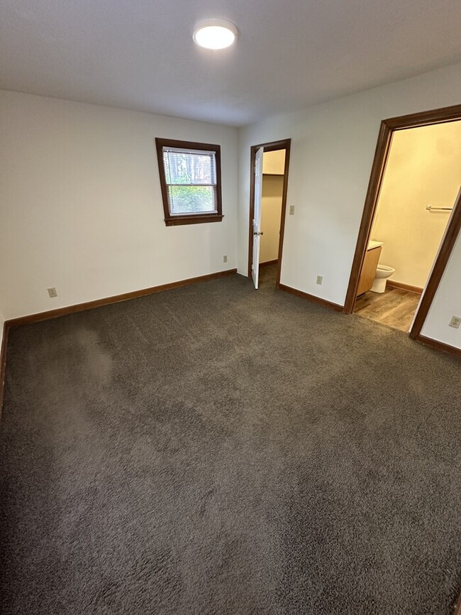 Building Photo - 3530 Ivy Commons Dr