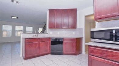 Building Photo - 3318 Madison Elm St