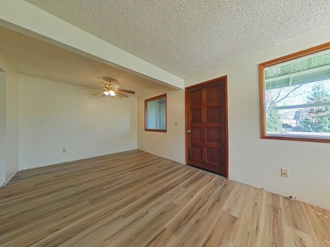 Foto del edificio - 2 Bedroom Duplex ~ Close to 9th Street ~ P...