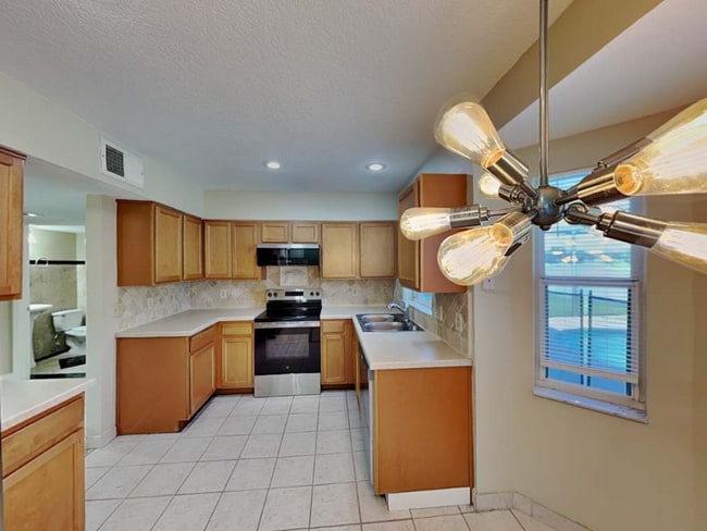 Building Photo - 3908 Kiawa Dr