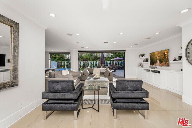 Foto del edificio - 3677 Eddingham Ave