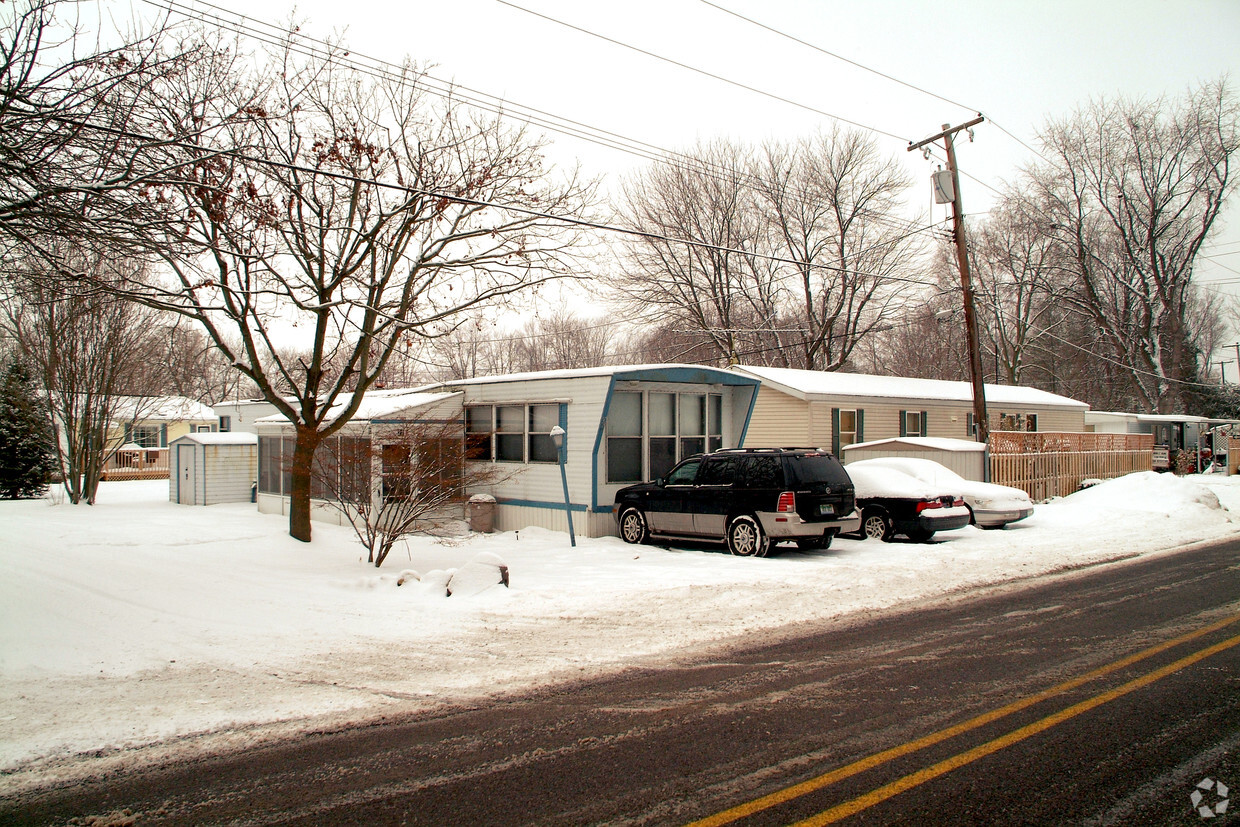 Building Photo - Tiny Village Mobile Home Park