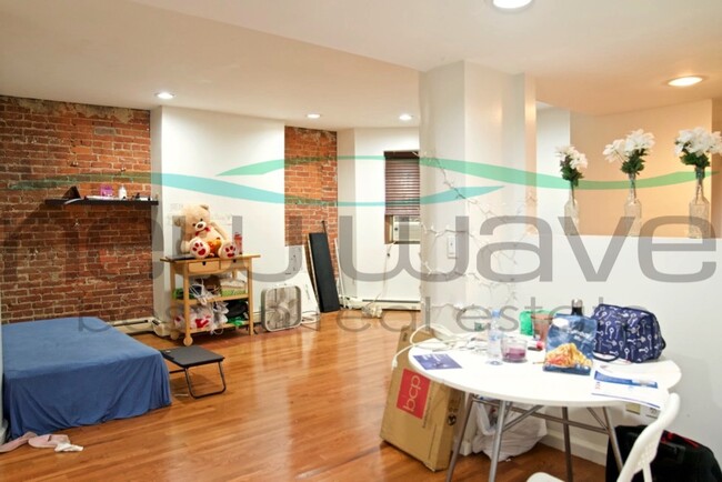 Foto del edificio - 390 Riverway