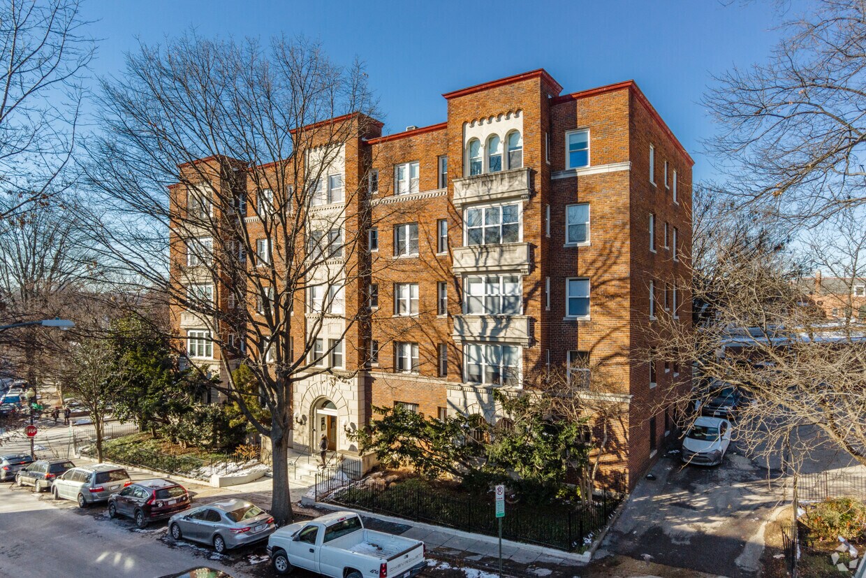 Foto principal - 1615 Kenyon St NW