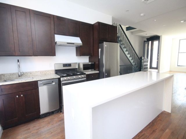 Building Photo - 313 Stuyvesant Ave