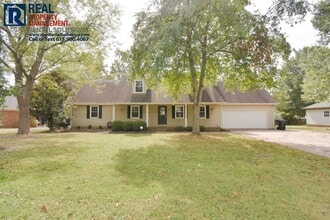 Building Photo - 1506 Belle Oaks Dr