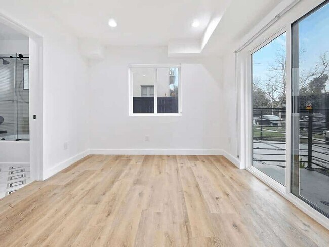 Building Photo - 806 N Cherokee Ave