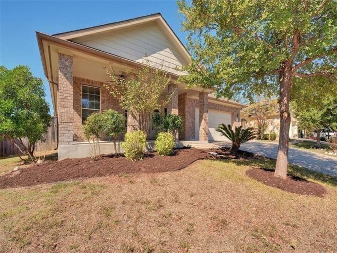 Primary Photo - Gorgeous 3/2/2 home in Shadowglen!