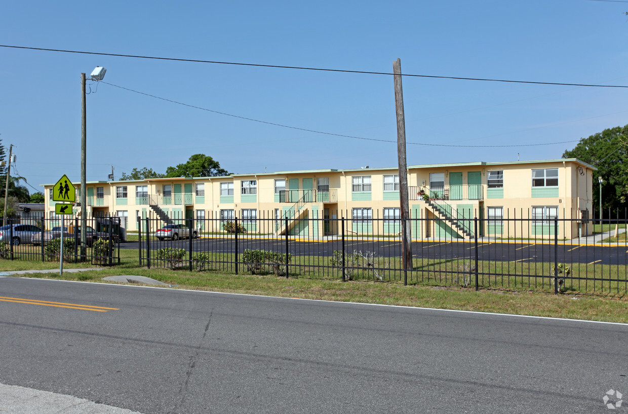 Building Photo - Tropical Manor Apartments