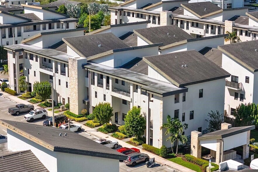 Foto principal - 10449 NW 82nd St
