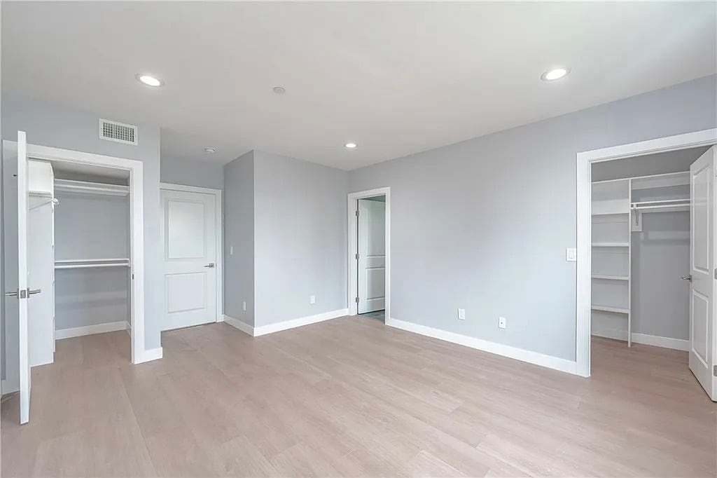 Building Photo - 1265 E Adams Blvd