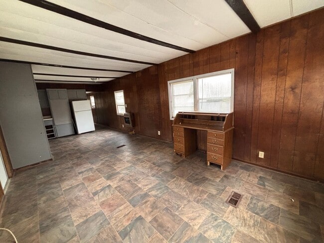 Building Photo - 1561 Pleasant Valley Rd SE