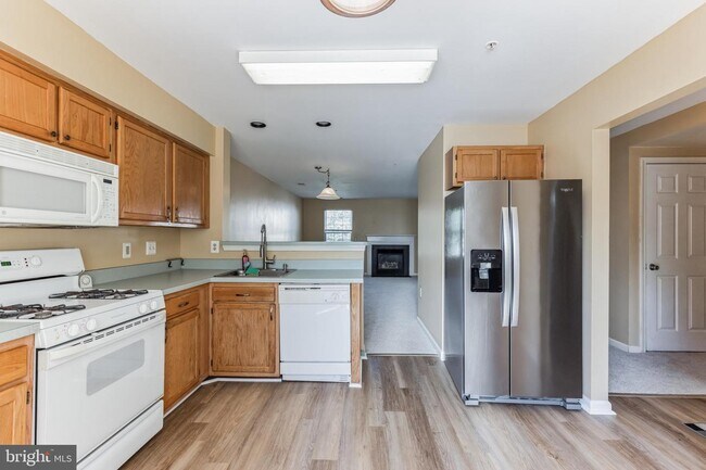 Building Photo - 2083 Pawlet Dr