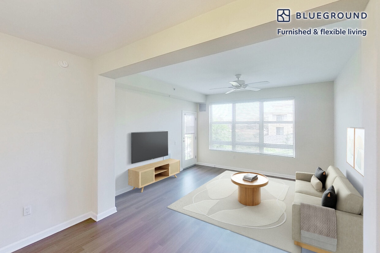 Primary Photo - 1099 Admiral Ct