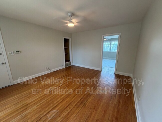 Building Photo - 2910 Abigail Dr