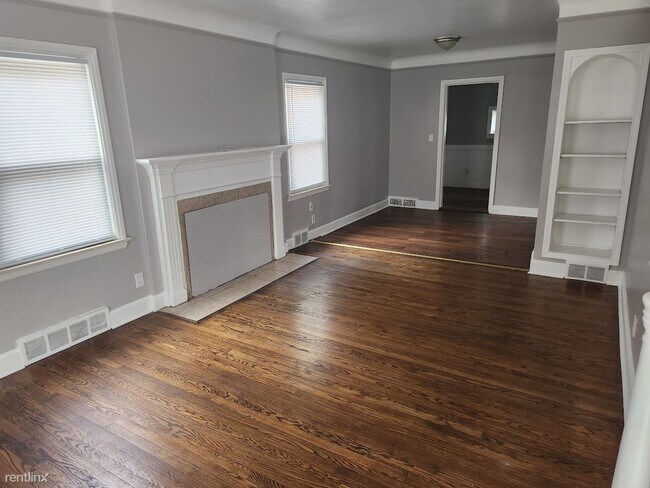 Building Photo - 3 br, 1.5 bath House - 16824 Birwood St