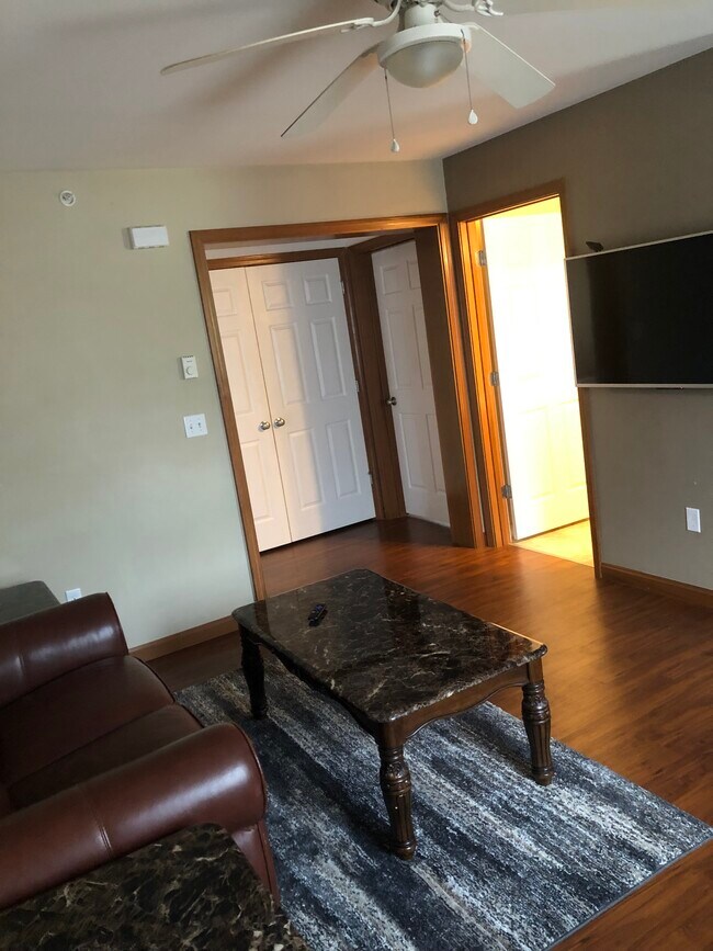 Foto del edificio - 129 1st St