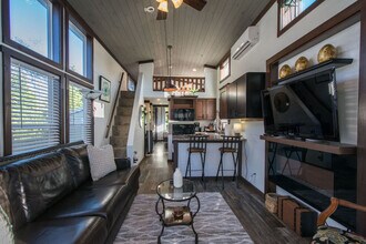 Building Photo - 14 Thumper Woods Ln