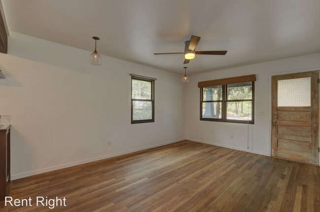 Building Photo - 2 br, 2 bath House - 207 Spring Street