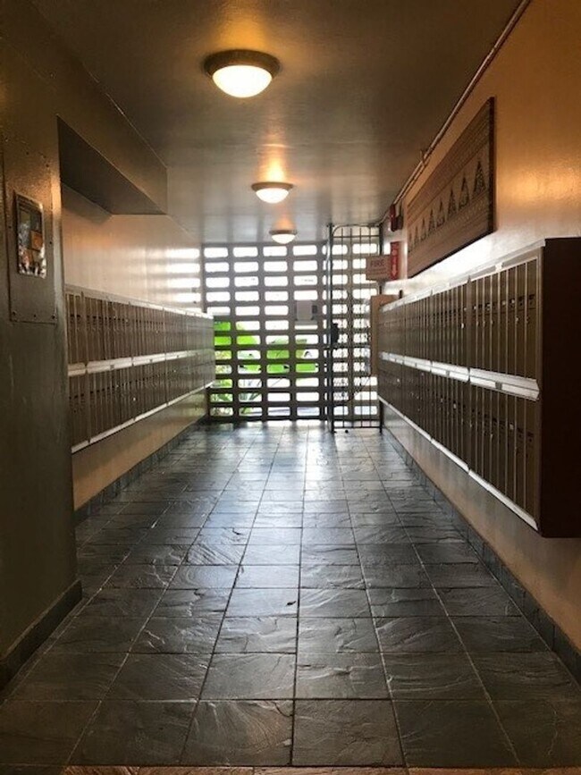 Foto del edificio - Available Now | Full Size Studio with 1 Ba...