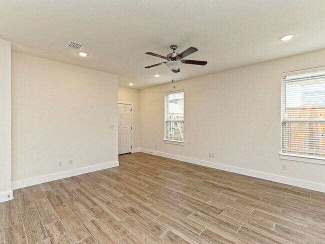 Foto del edificio - 432 Parkline Dr
