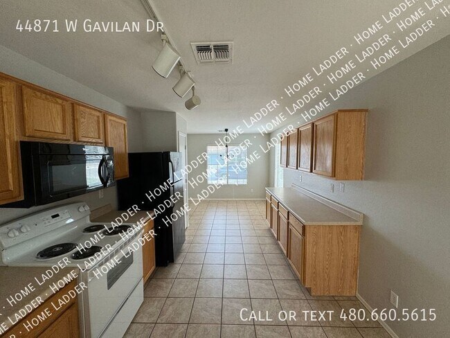 Building Photo - 44871 W Gavilan Dr - Acacia Crossings! New...