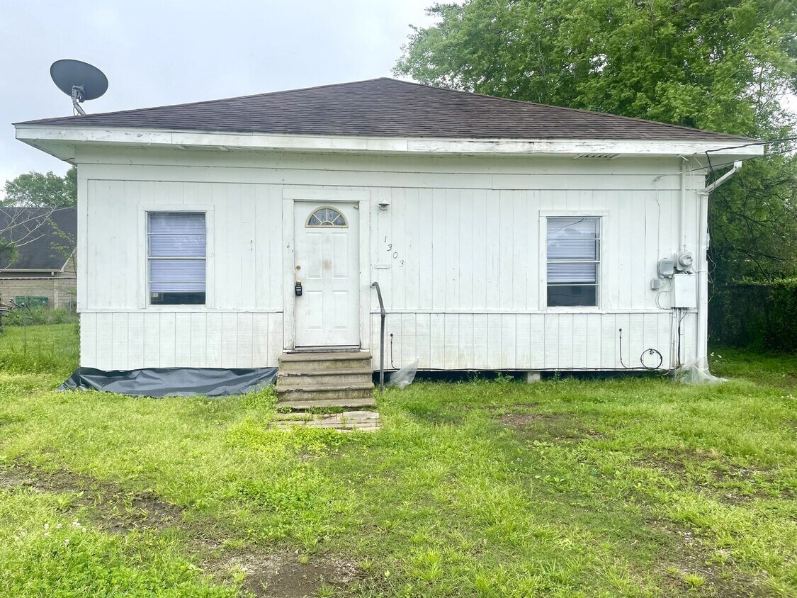 Foto principal - *Move-In Special* 1303 W. John Ave, Orange...