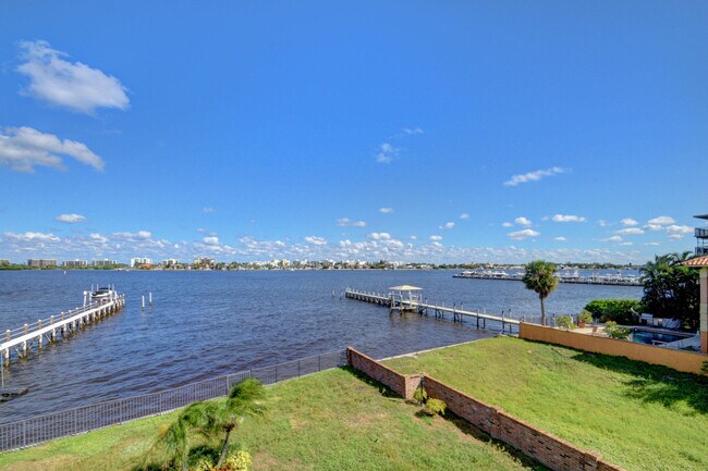 Foto del edificio - 4 18th Ave S