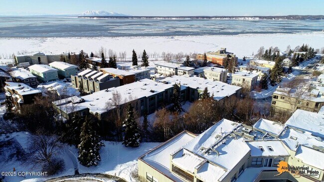 Foto del edificio - 2bd, 1.5b | Downtown Living With Spectacular Views!