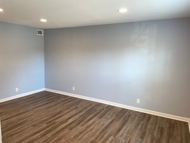 Sala de estar - 1010 Country Club Rd